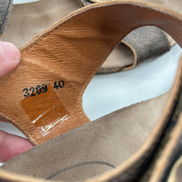 Taos‎ Pyramid Bronze Leather Wedge Sandal Women's EU 40 - Picture 8 of 9